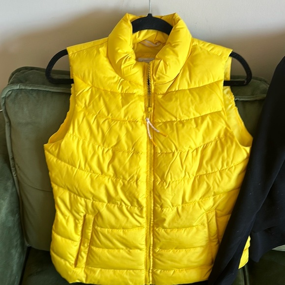 Gap Puffer Vest Yellow size XS - Picture 2 of 3